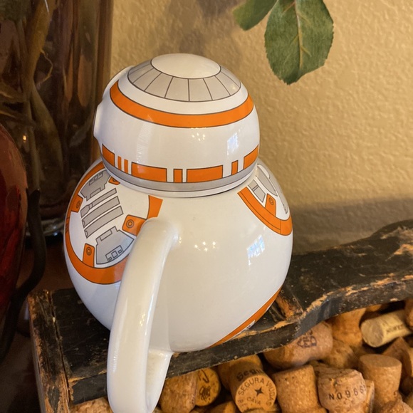 NWT Disney Star Wars BB 8 Droid mug with lid - Picture 2 of 7